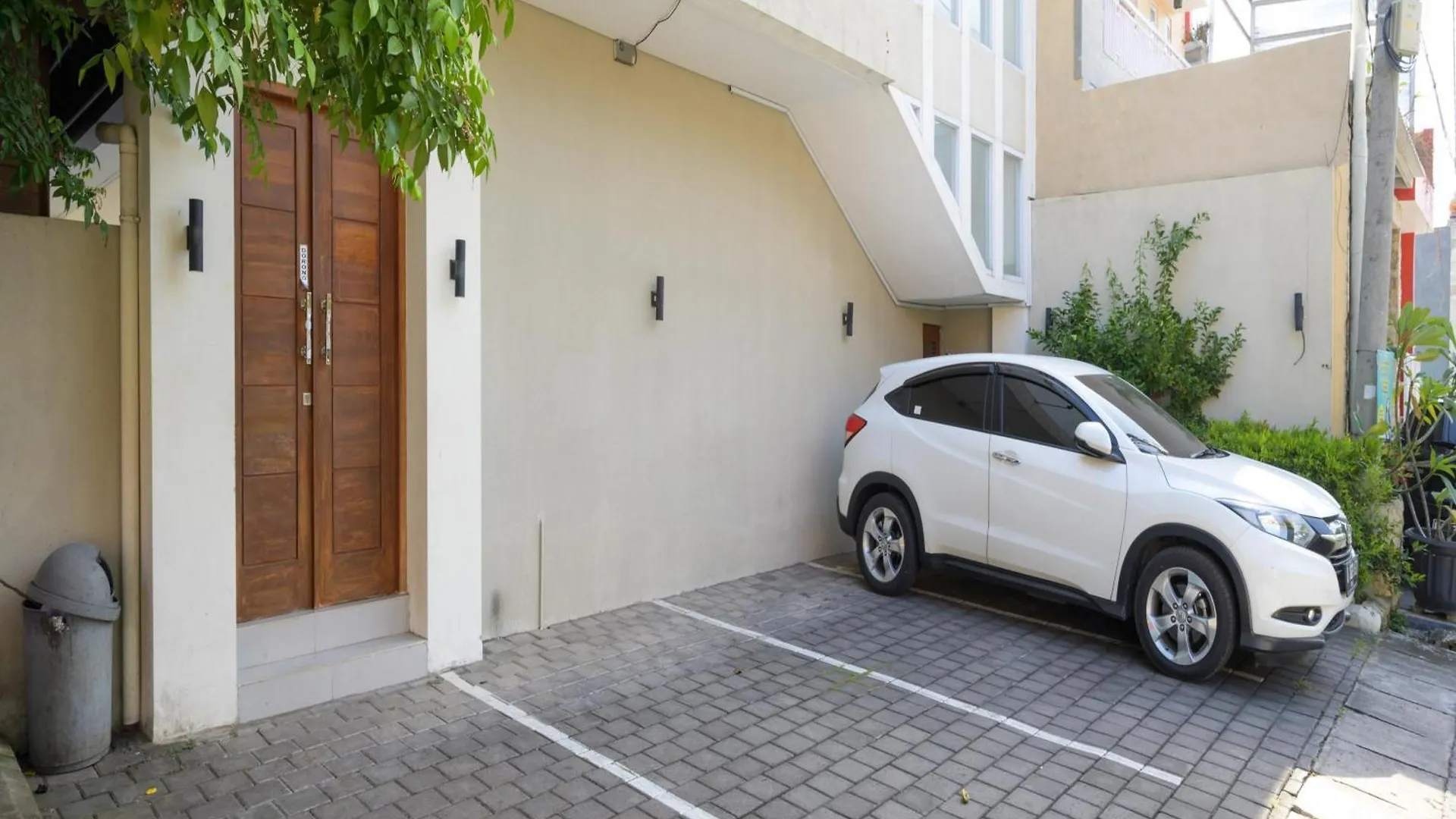 Reddoorz Plus At Kencana Residence Jimbaran Jimbaran (Bali)