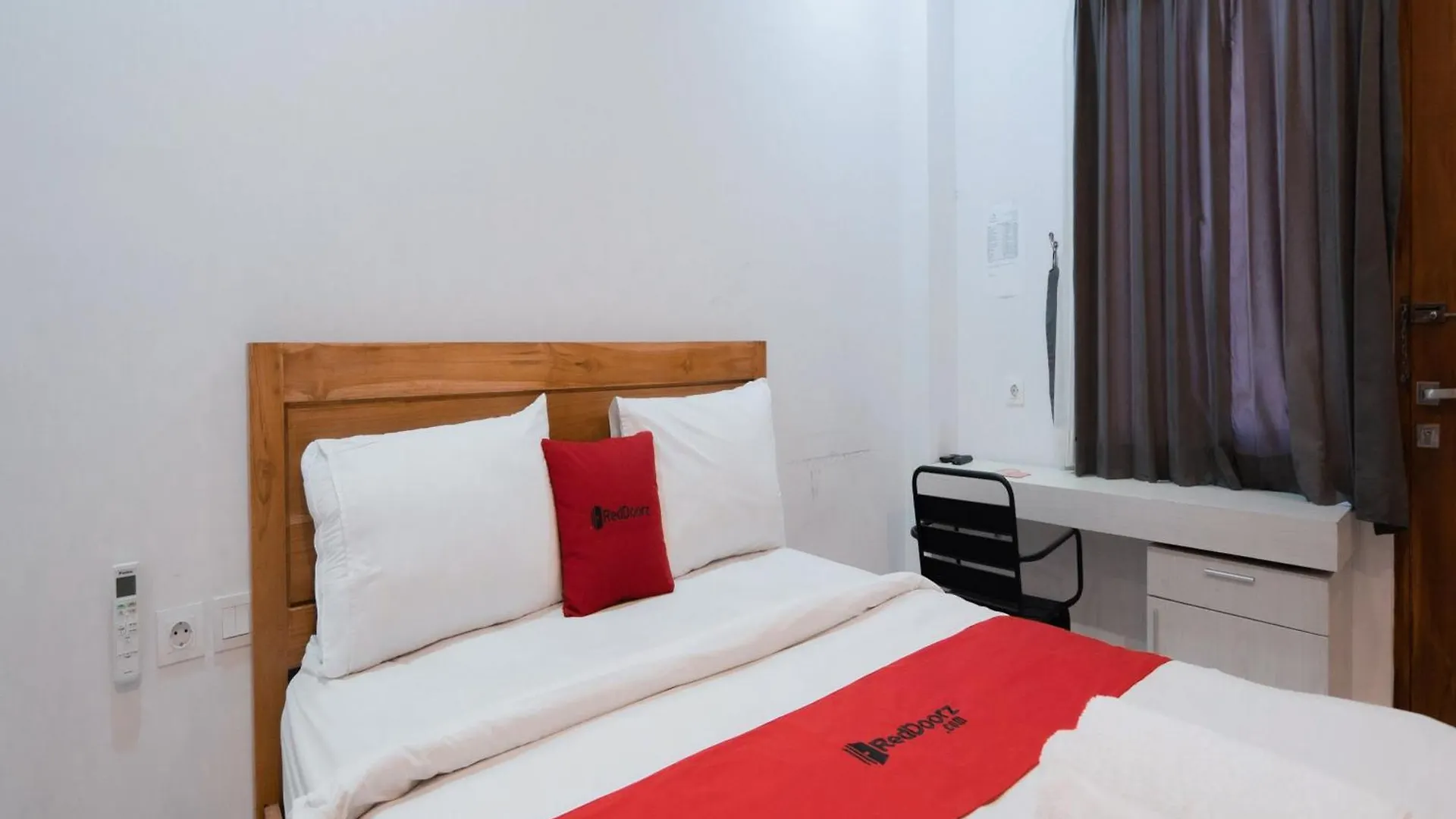 Reddoorz Plus At Kencana Residence Jimbaran Indonesia
