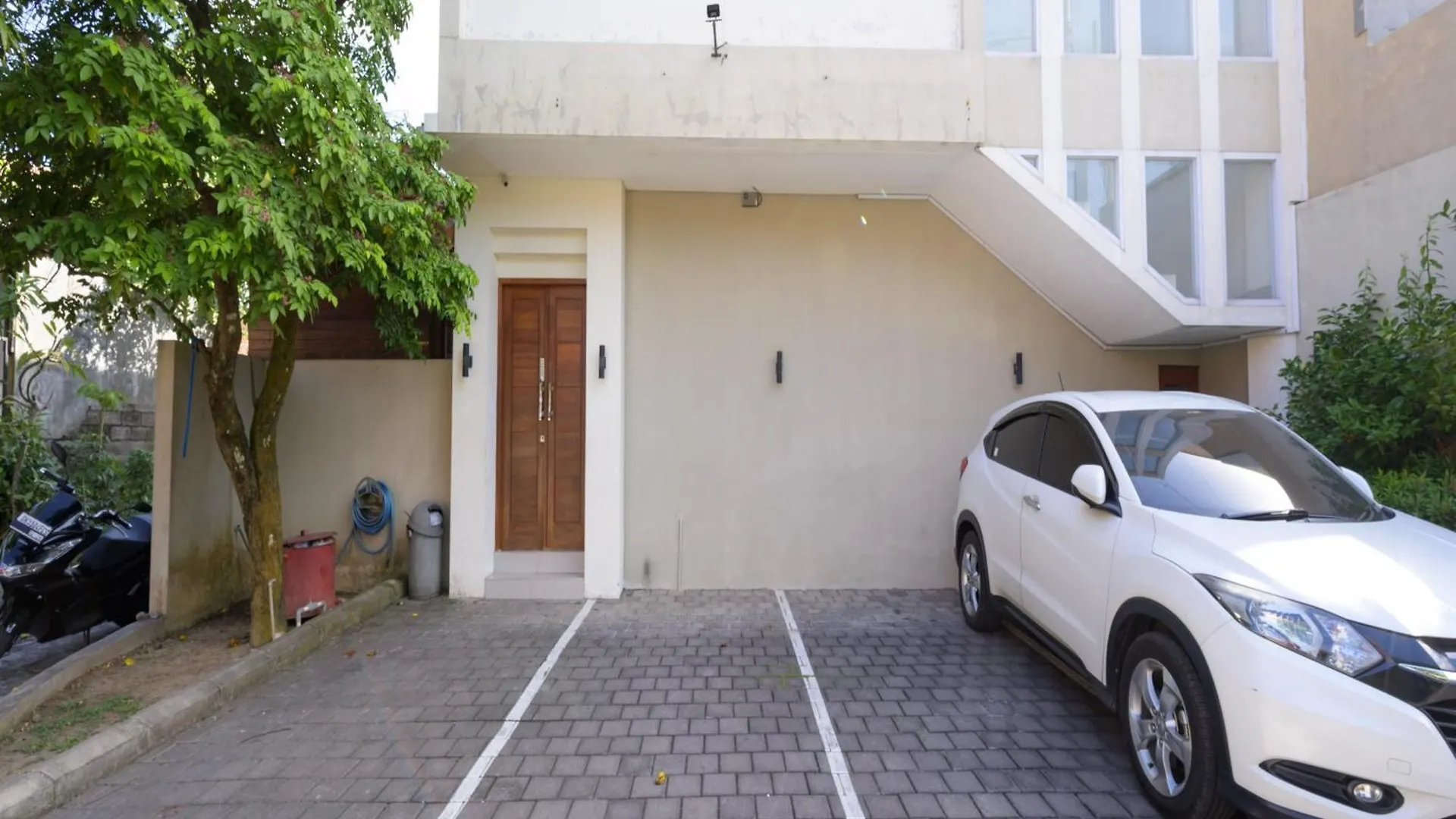 Apartment Reddoorz Plus At Kencana Residence Jimbaran Indonesia